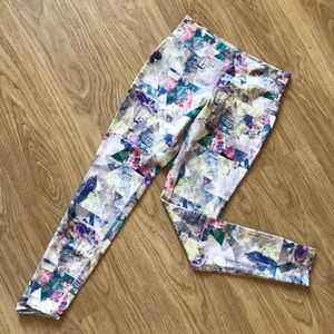 Graphic yoga pants